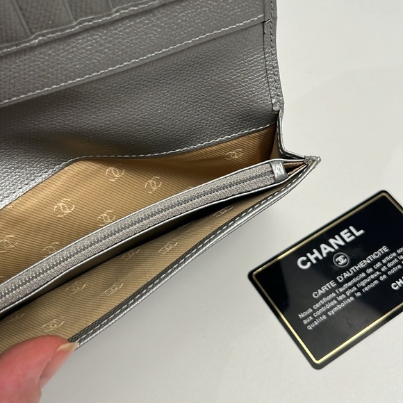 Chanel Silver Long Wallet Authentic 10572753 in Prestine condition - Picture 7 of 16